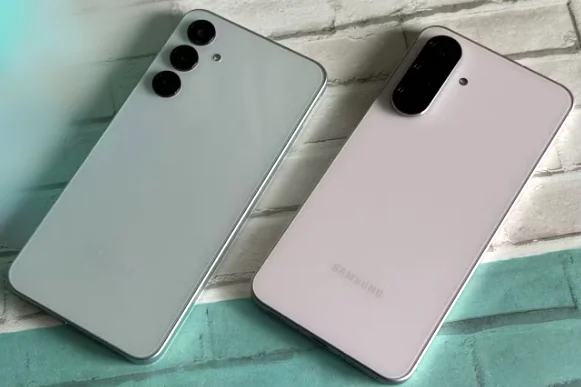 Samsung One UI 8 customizable lock screen and enhanced Always-On Display with interactive notifications